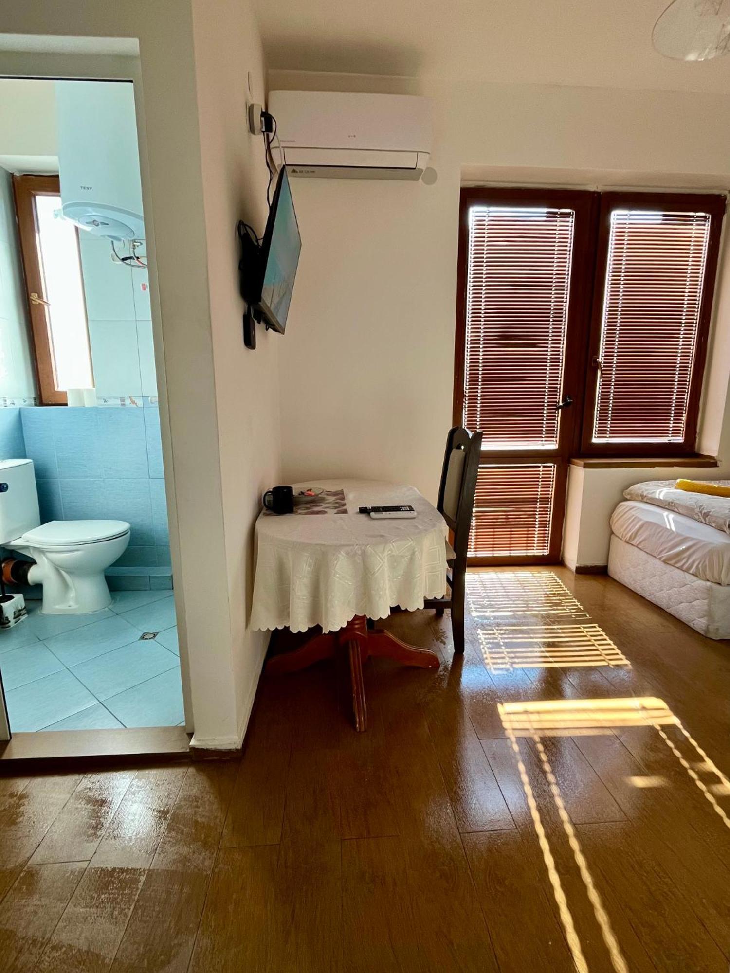 En-Suite Rooms: Novа Guesthouse In Sofia Center Quarto foto